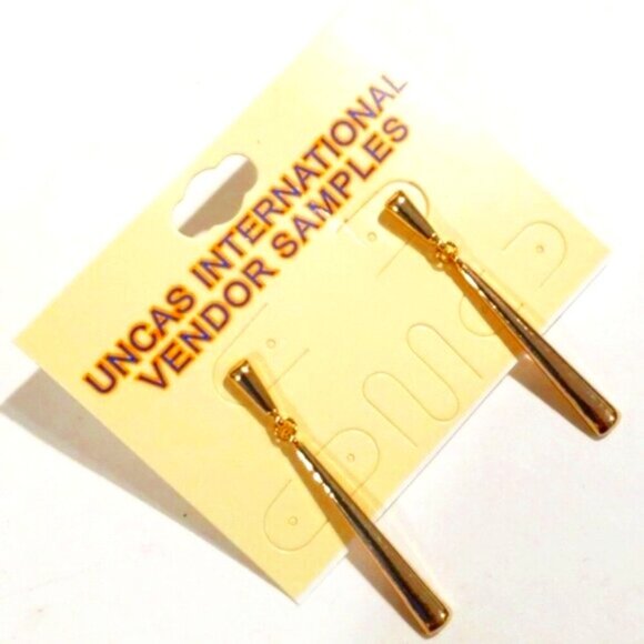 Gold Teardrop Dangle Earrings – Elegant Swing Design Women's Fashion Jewelry - Picture 3 of 10